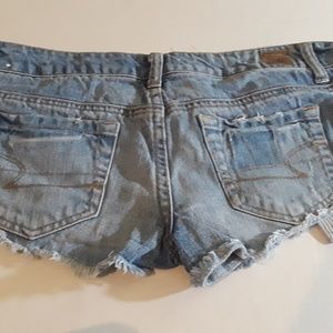 American Eagles " live your'jeans shortsq